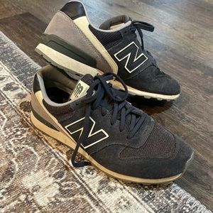 New Balance tennis shoes- Size 9